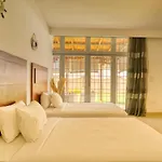 Spacious Garden Duplex Near Jw Marriott