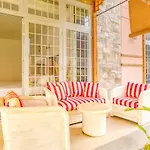 Spacious Garden Duplex Near Jw Marriott