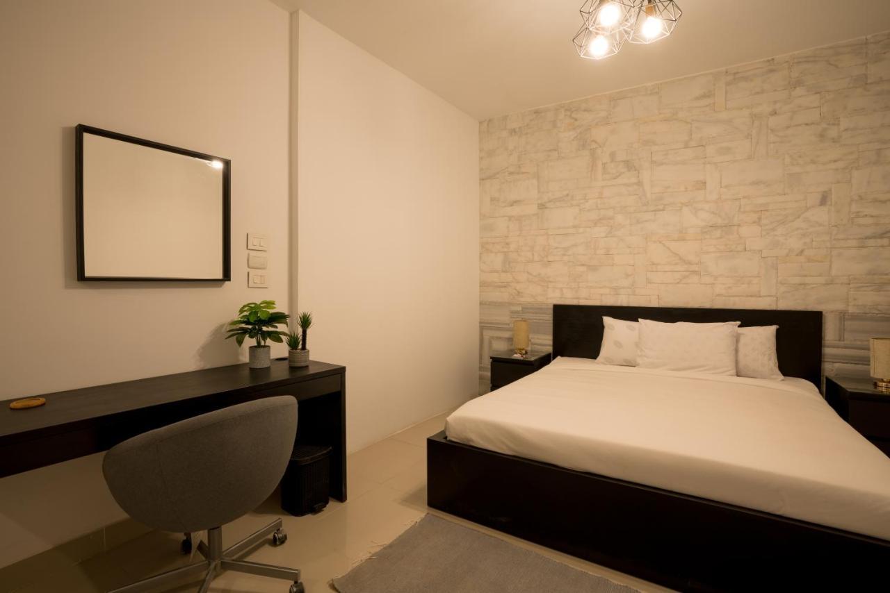 Spacious Garden Duplex Near Jw Marriott *